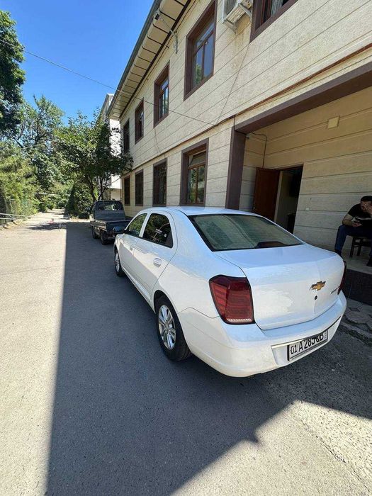 Продаётся Chevrolet Cobalt, 2021, отлично,пробег 40 км, автомат, бенз.