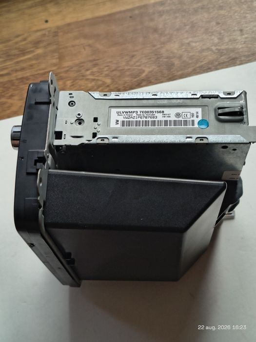 Radio-CD original Volkswagen model RCD 210