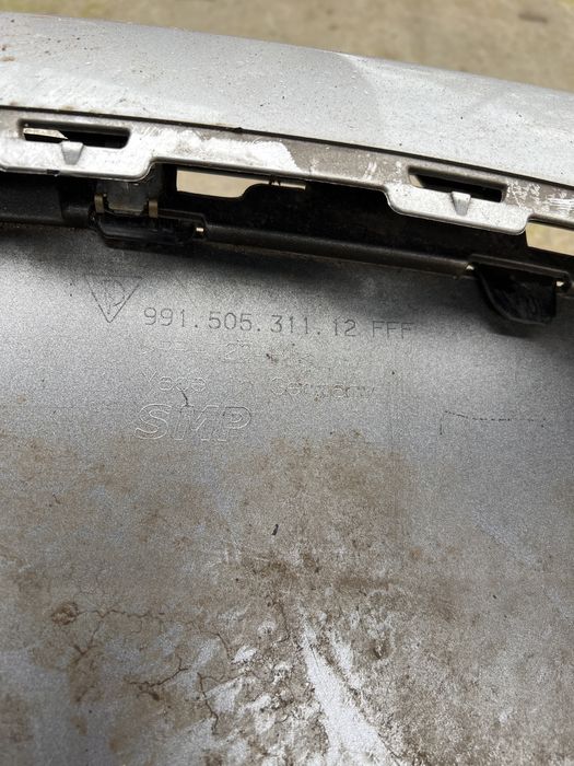 Porsche 911 Carrera 4S 2018 предна броня