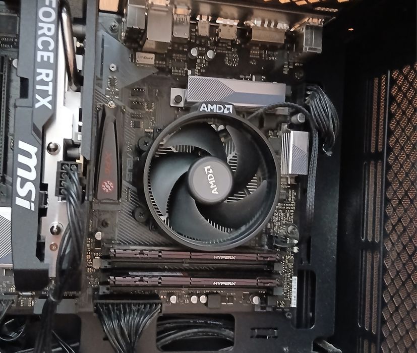 Оригинален процесорен охладител AMD Wraith Stealth (Socket AM4/AM5)