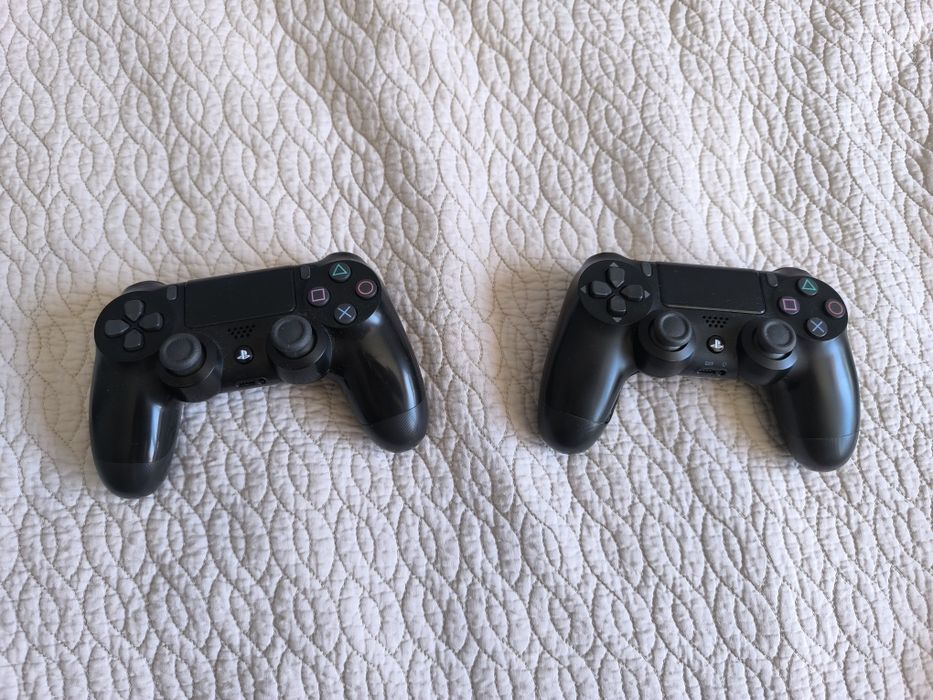 Продавам PS4 PRO 1T