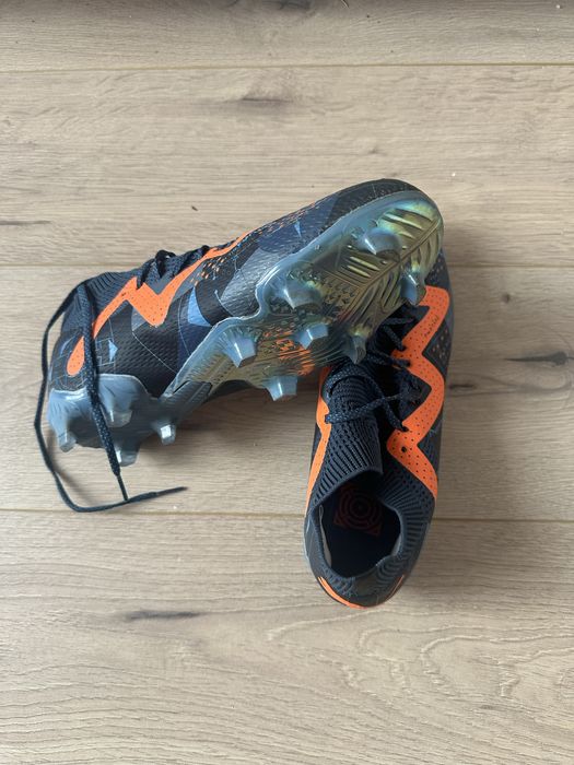 Продам футбольные бутсы