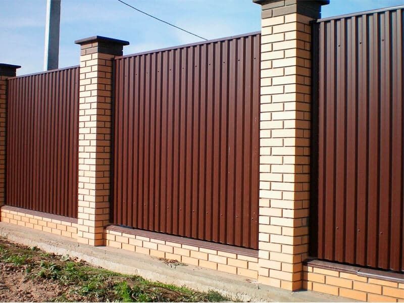 Construim garduri și porți stil jaluzea sipca metalica tabla cutata