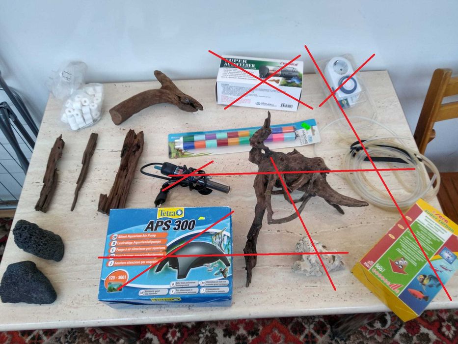 2 Acvarii cu mult accesorii