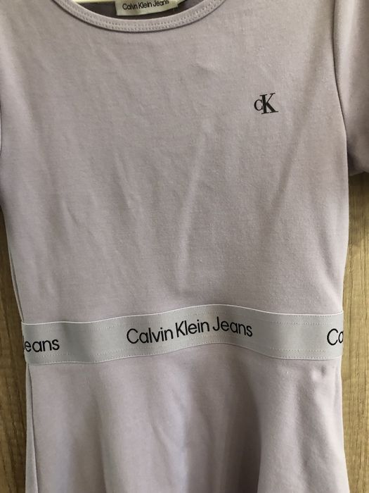 рокля Calvin Klein, Guess