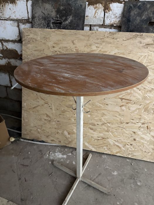 Продаю круглый столик