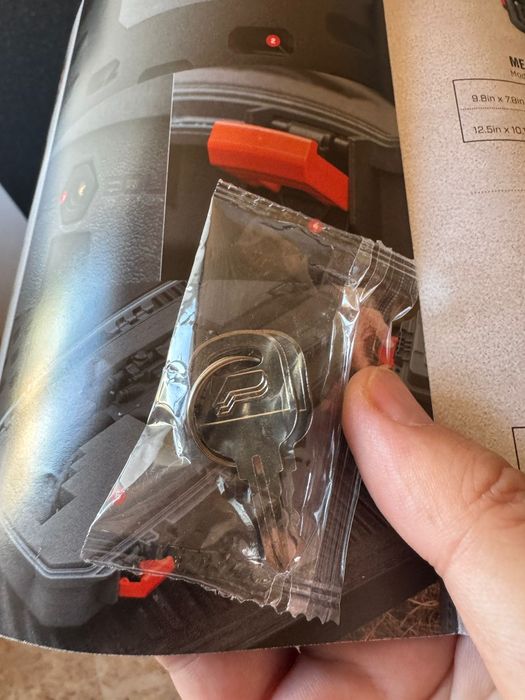 Vând cutie arme Plano Rustrictor NOUA