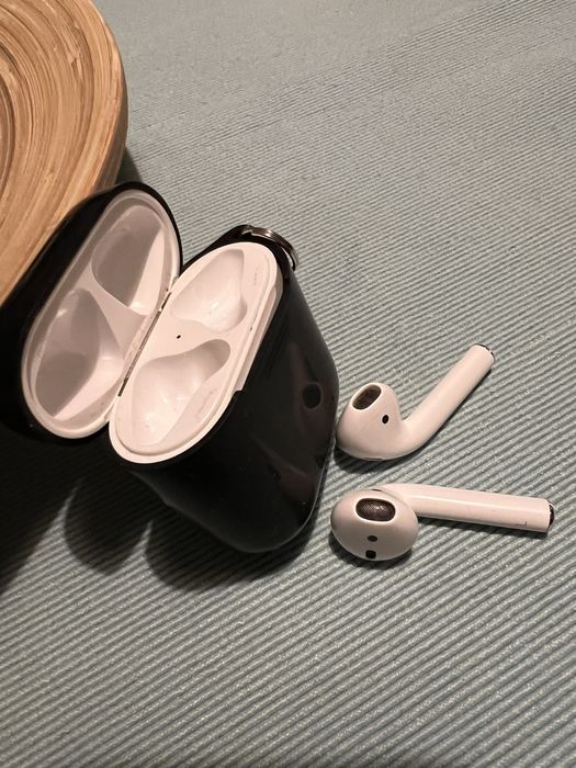 Apple AirPods (2nd generation) / A1602