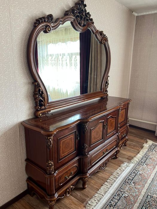 Стенка и зеркала