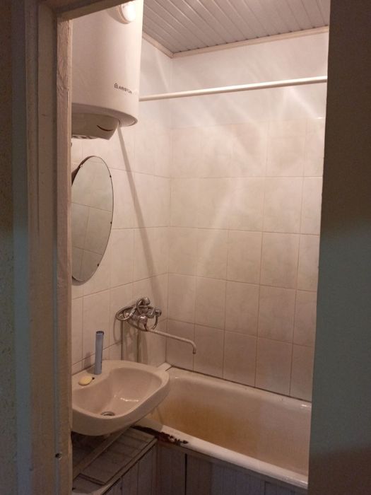 Срочно Продается 5 комнатная квартира 4 микрорайоне Дасаф ,стадион йон