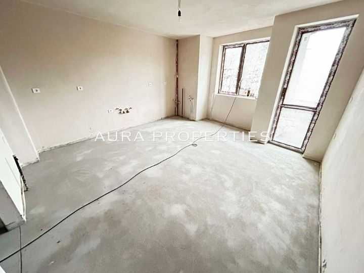 Продава се Двустаен апартамент в Разград, Център - 70 кв.м за 1203 €/кв.м - Снимка #6