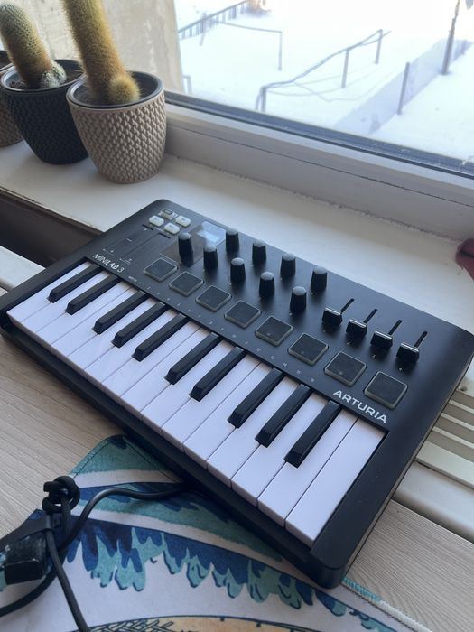 MIDI-клавиатура Arturia Minilab MK3