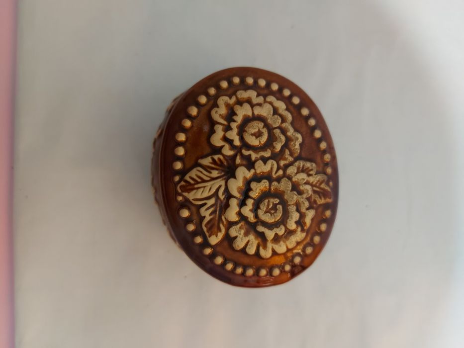 Шкатулка маленькая.