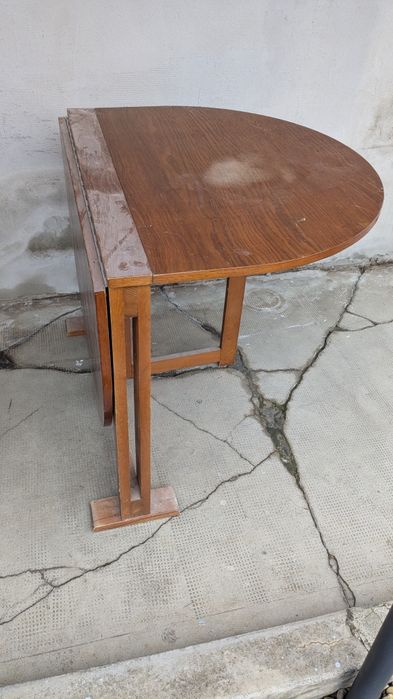 Masa pliabilă - model mai vechi lemn