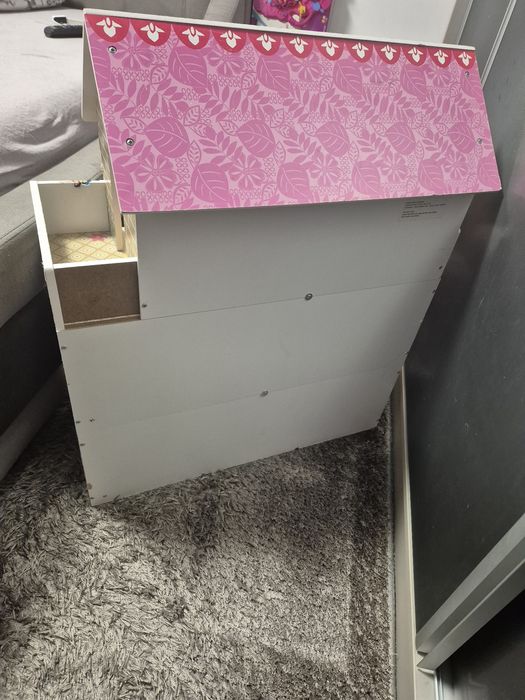 Casa de papusi din lemn