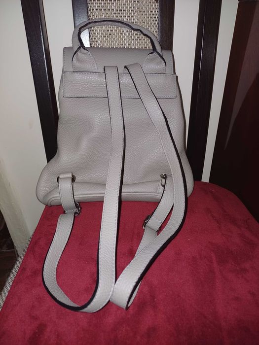 Rucsac Iutta Hawk din piele brodata, gri perla