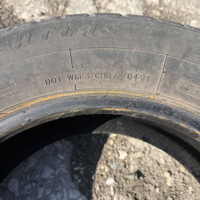 2 броя зимни гуми Atlas 215/65 R16 Dot 0421 ном 734