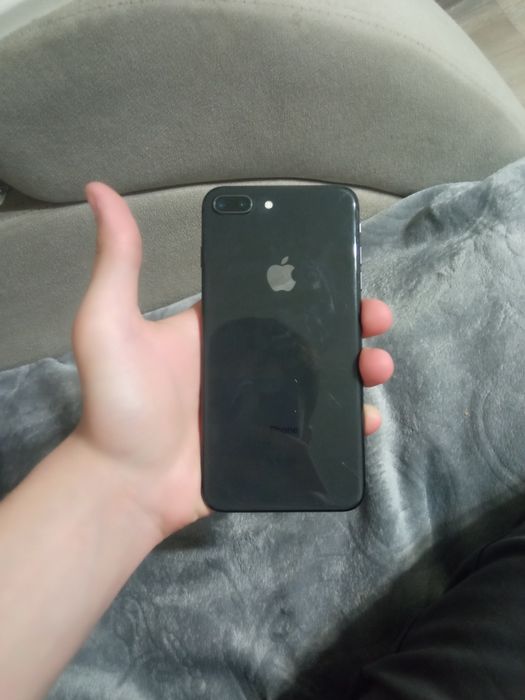 Айфон 8+ 64гигабайта
