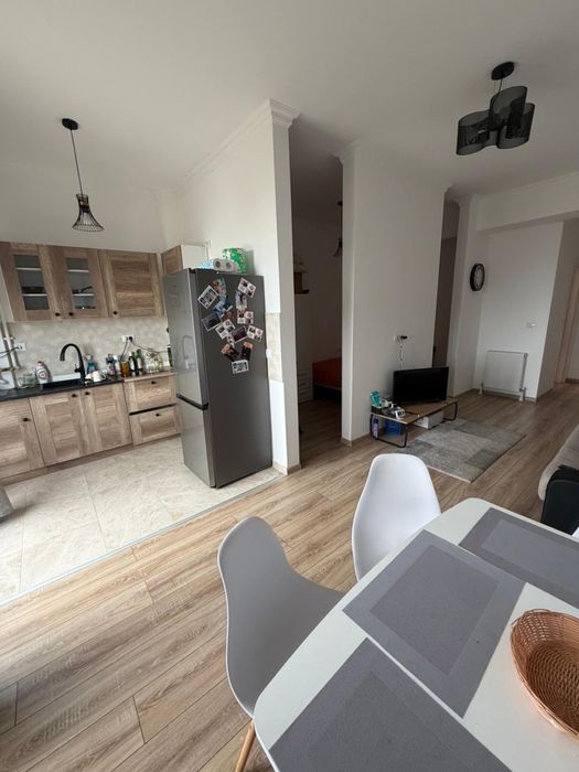 Inchiriez studio Solid House Corbului