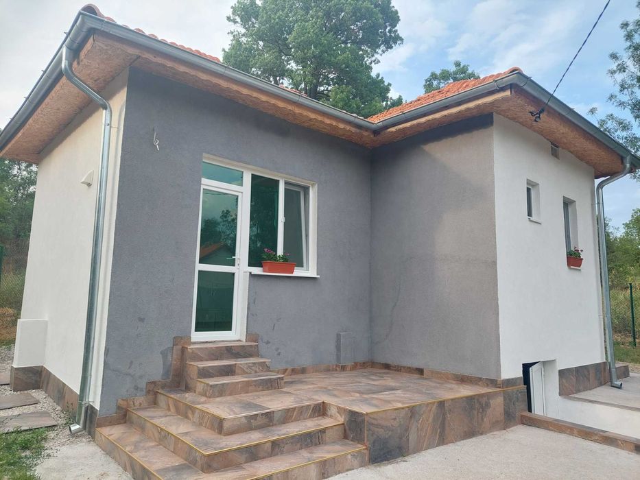 Продава се Къща в с. Алдомировци, Област София-област - 54 кв.м за 2112 €/кв.м - Снимка #2