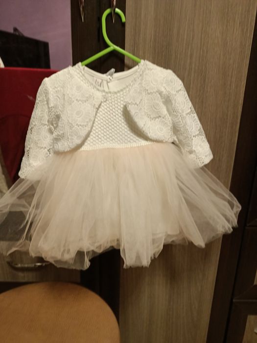 Продам Нарядное платье на девочку
