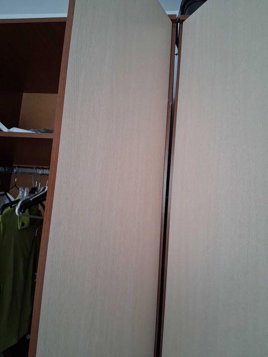 Dulap dormitor vand urgent