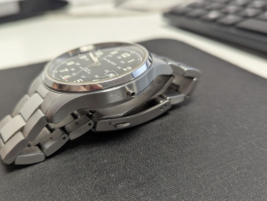 Hamilton Khaki Field Titanium часы