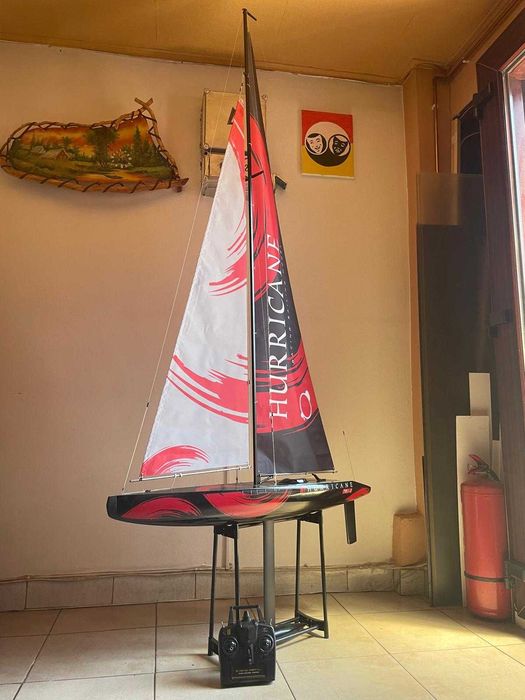 Vand barca cu panze si telecomanda 213 x 99 x 22 cm