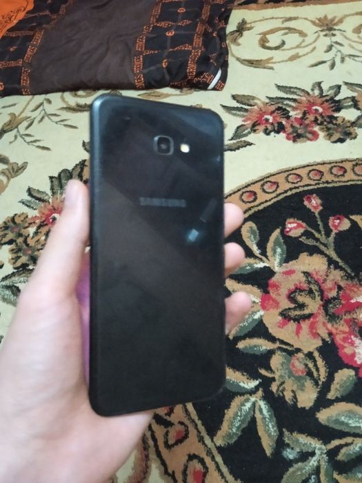 Samsung galaxy j4+