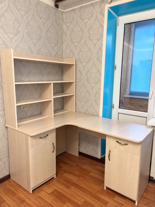 Продается стол в отличном состоянии