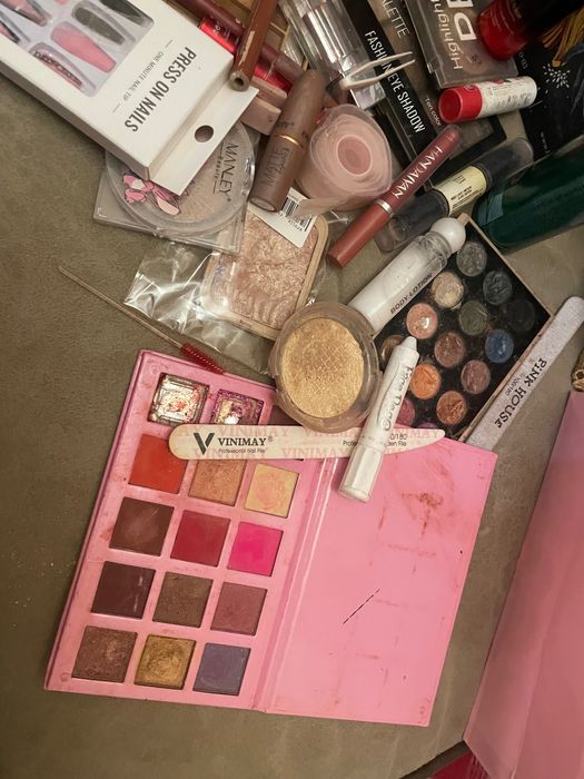 Продается б/ у косметика 20.000