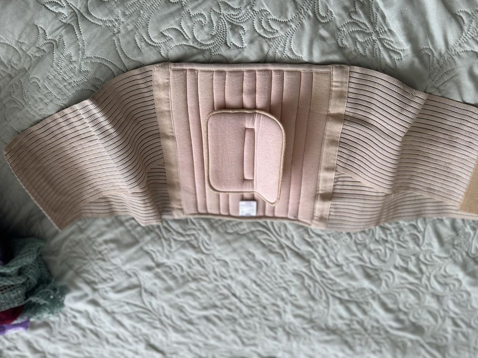 Корсет жесткий!!!