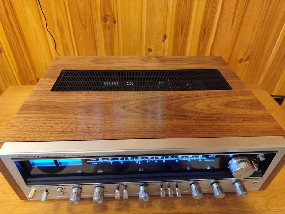 Pioneer SX-737 реставриран