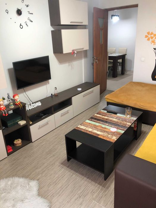 Ap 2 camere de inchiriat - metrou 1 decembrie(direct de la proprietar)