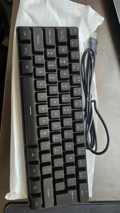 GOTBAT 60% Механична Гейминг Клавиатура - 61 Клавиши с RGB Подсветка