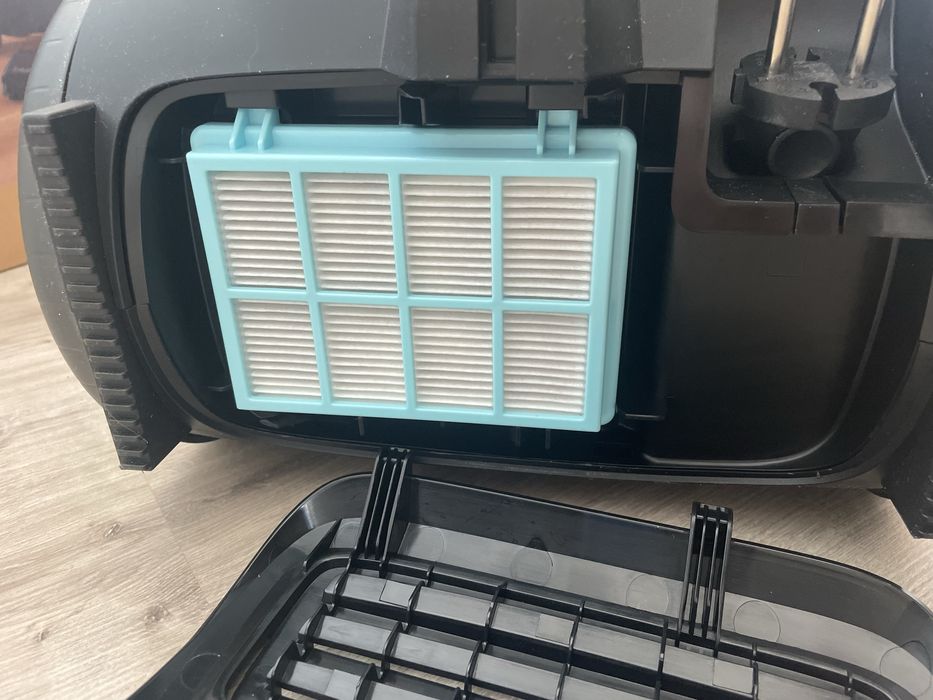 Aspirator Phillips fara sac, nou