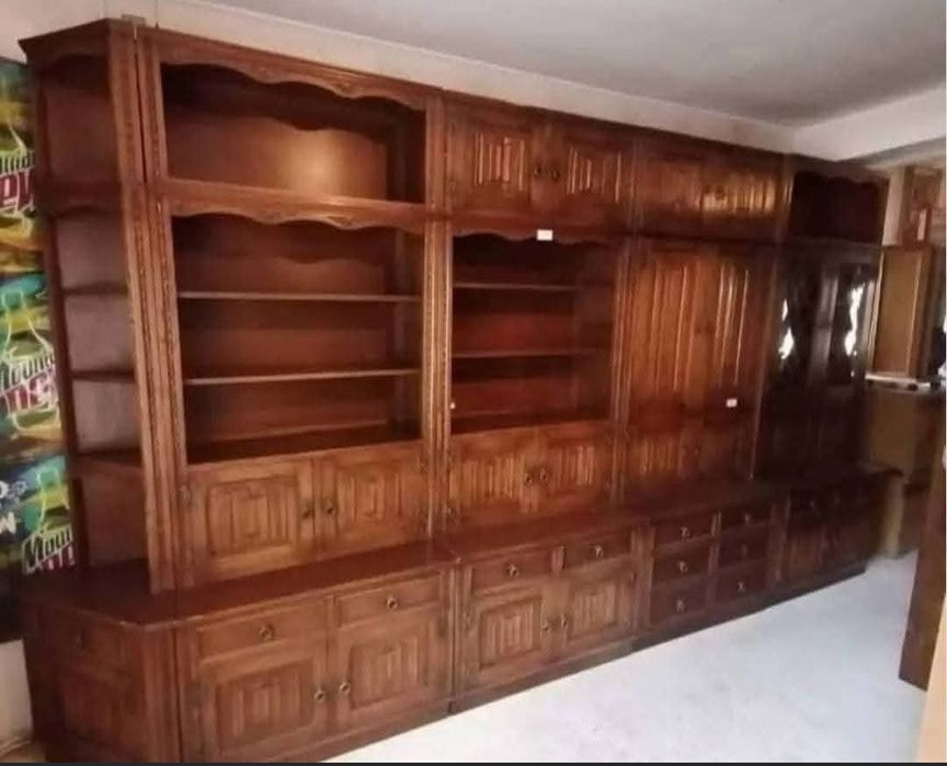 En gross, mobilă import Germania, vesela, haine și încălțăminte,