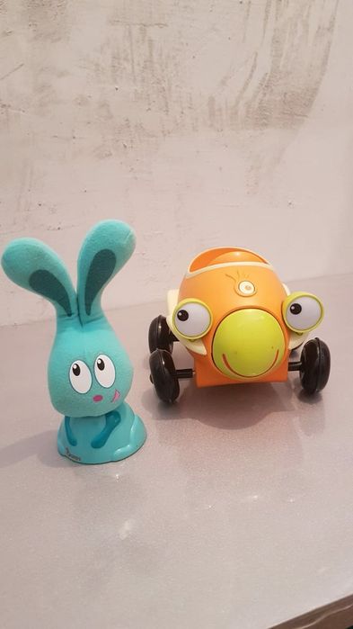 Продам машинку с кроликом Бани.