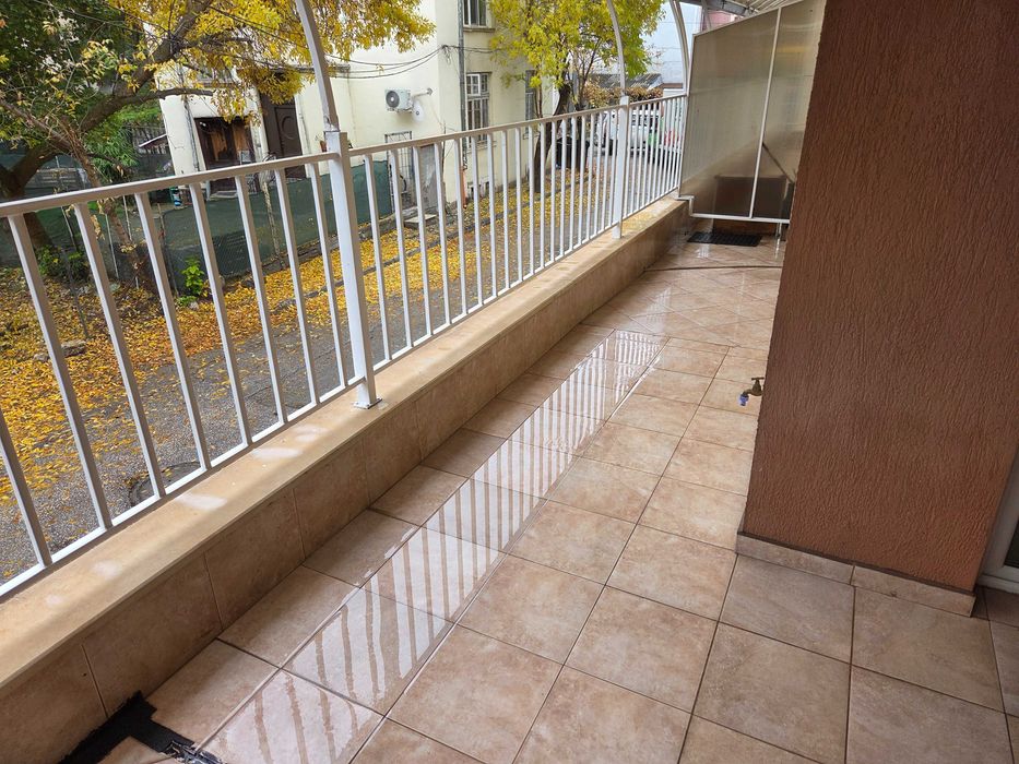 Продава се Тристаен апартамент в Плевен, Идеален център - 82 кв.м за 2244 €/кв.м - Снимка #16