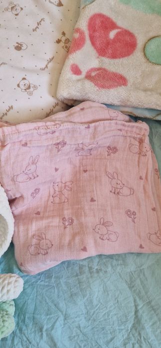 Бебешки плюшени одеалца и пелени