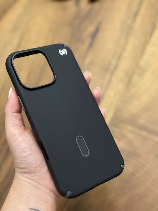 Speck Presidio — 16 Pro Max MagSafe удароустойчив кейс (черен)