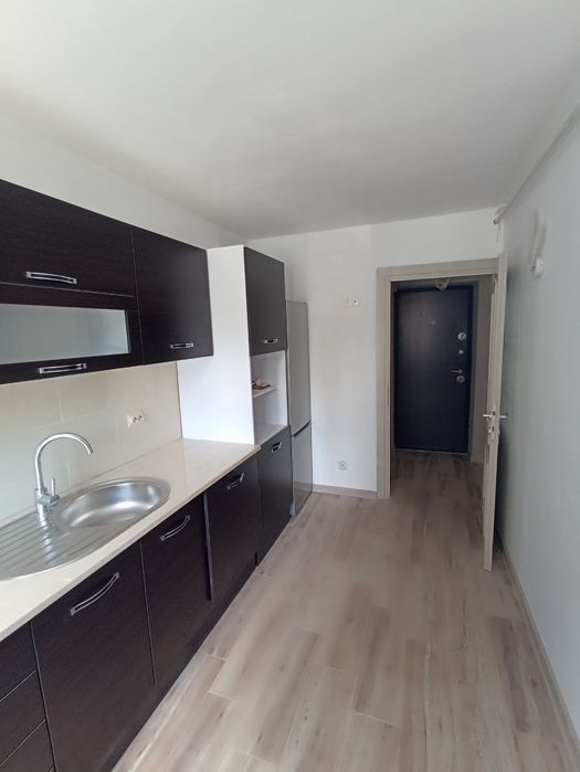 Vând apartament cu 3 camere
