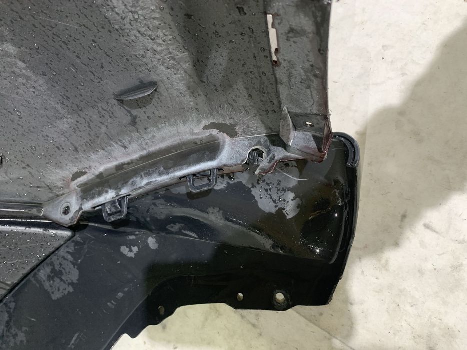 Bara spate Tesla Y, 2022, 2023, 2024.