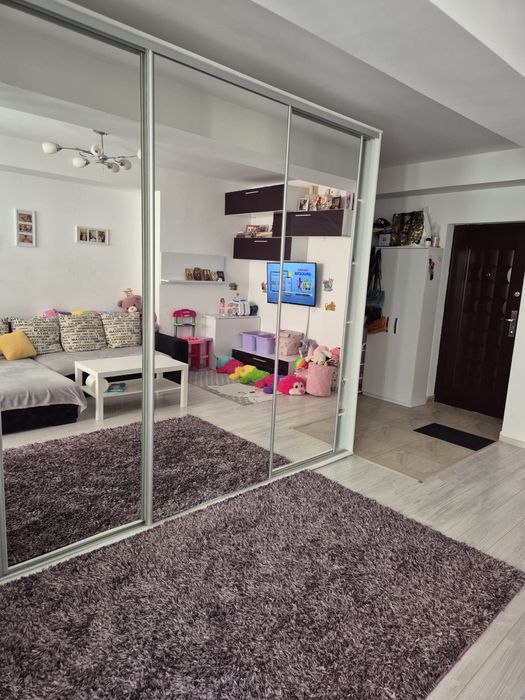 Vand apartament 2 camere complet mobilat si utilat proprietar