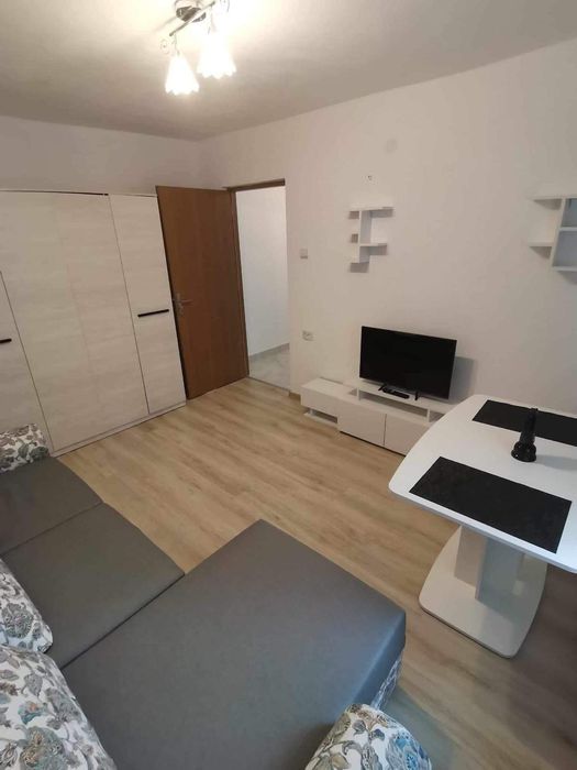 Apartament cu 2 camere, zona 9 Mai, str. Mioritei