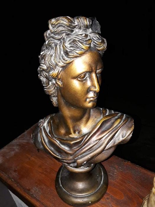 Statuete vechi frumoase