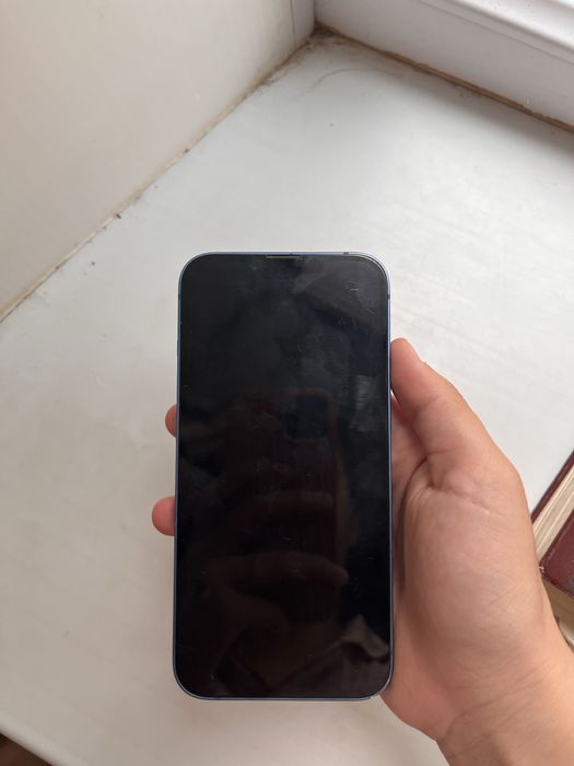 продается iphone 13 в темно-синем цвете