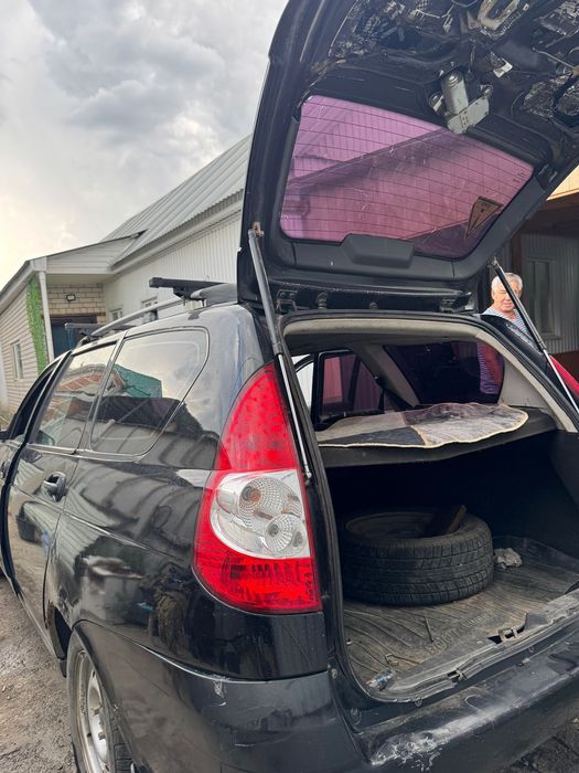 Срочно продам Приора  универсал 2012г