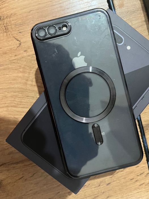 Продам Айфон 8 plus
