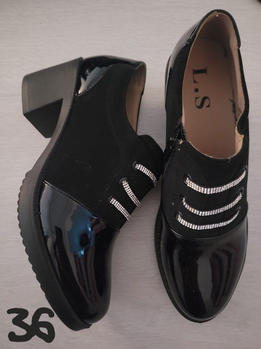 Vând pantofi dama 35lei bucata, noi